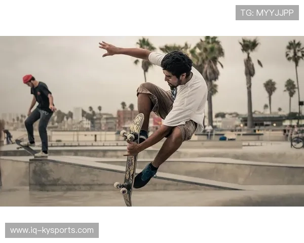城市滑板极限表演，街头运动的新潮流，城市滑板视频